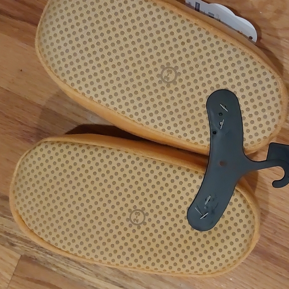 Wonder Nation Slippers - Picture 5 of 10